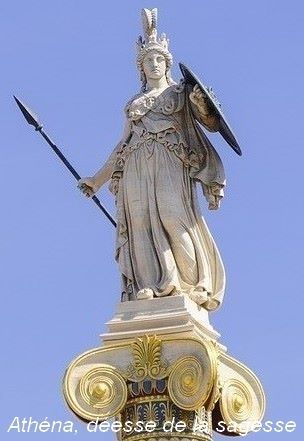  Sculpture d'Athéna, déesse de la sagesse, des arts et de la guerre.
 